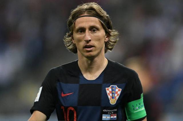 中超-古斯塔沃双响 海港3-0津门虎7连胜暂登榜首